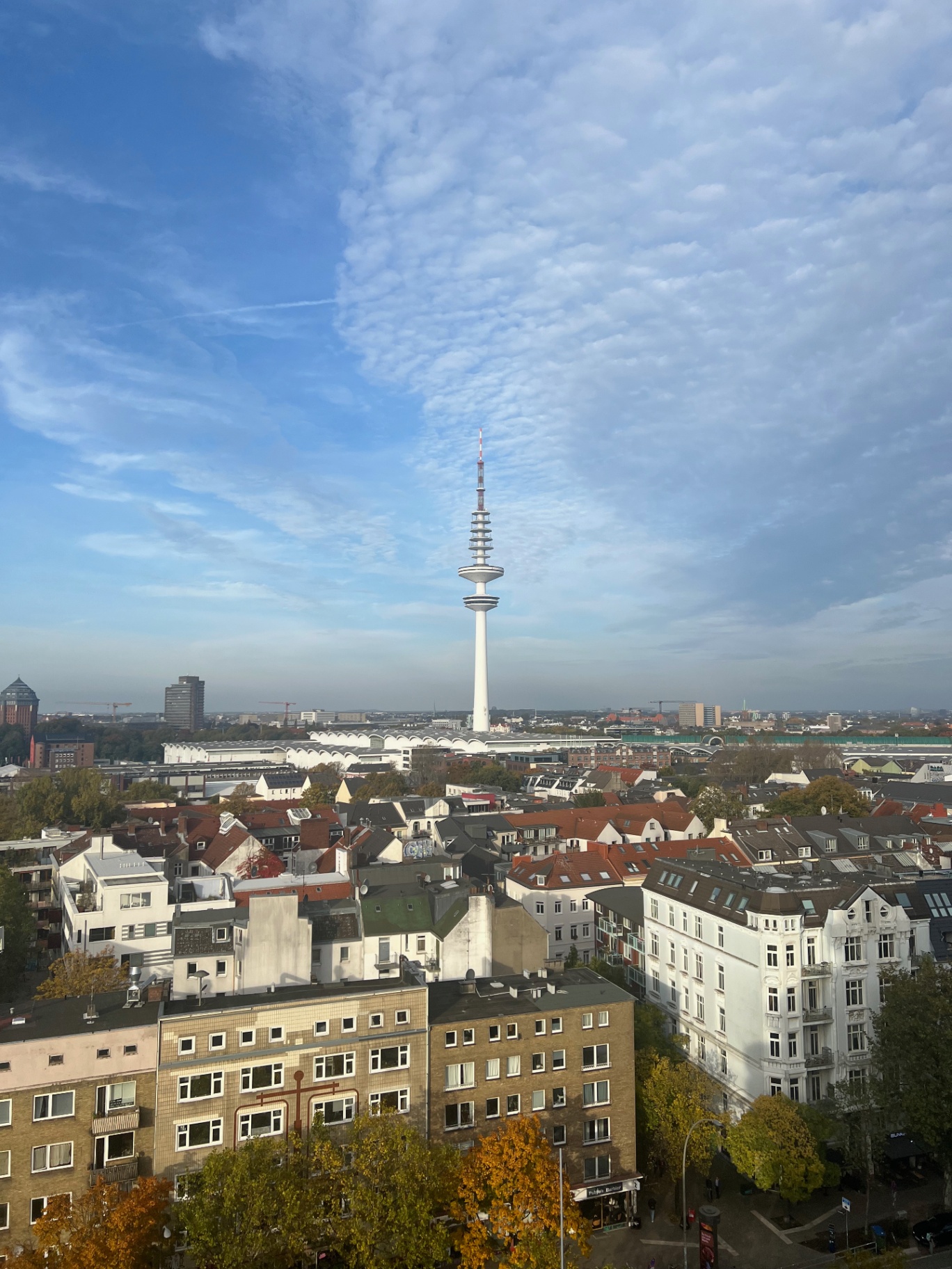 Hamburg — Heinrich-Hertz-Turm above the rooftops.